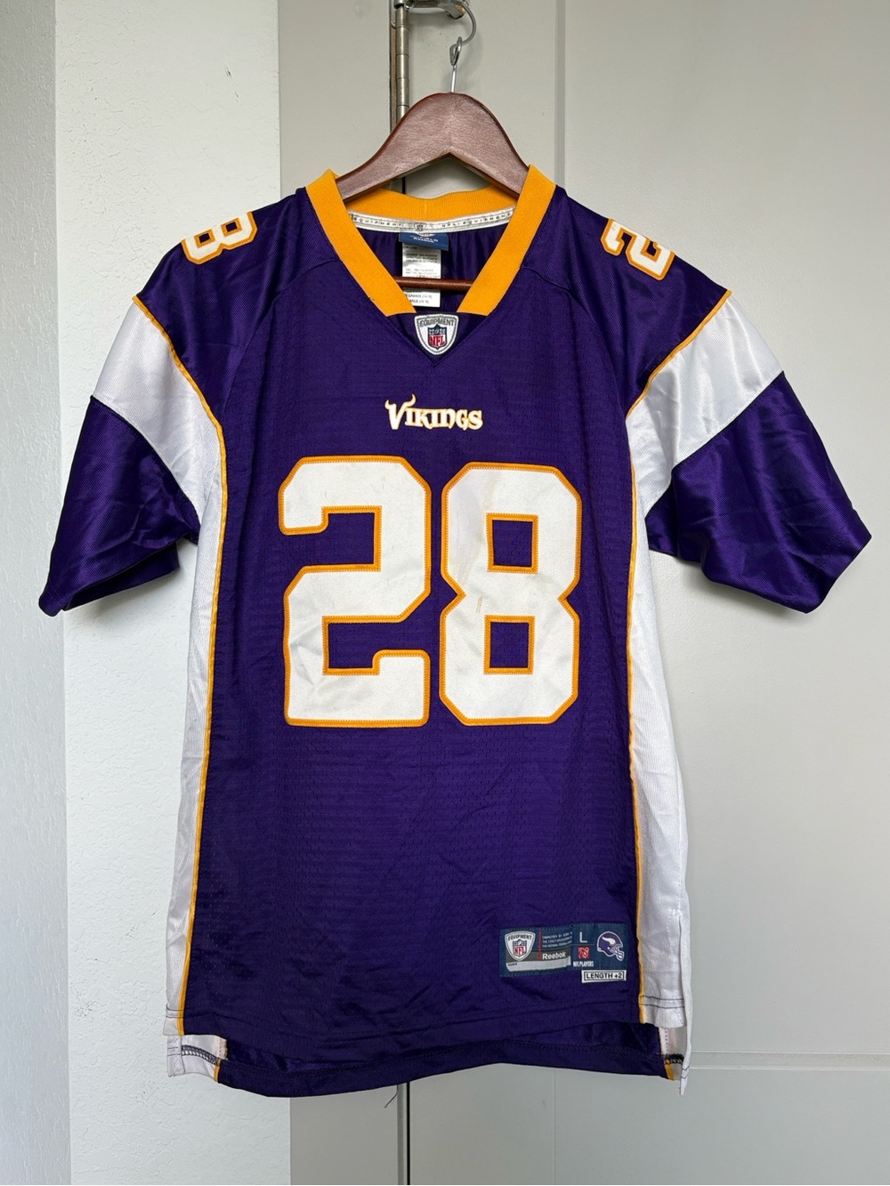 REBOOK NFL MINNESOTA VIKINGS #28 ADRIAN PETERSON STITCHED JERSEY YOUTH LARGE